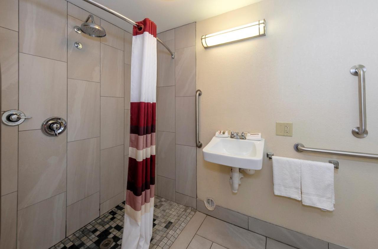 Red Roof Inn Lansing East - Msu Dış mekan fotoğraf
